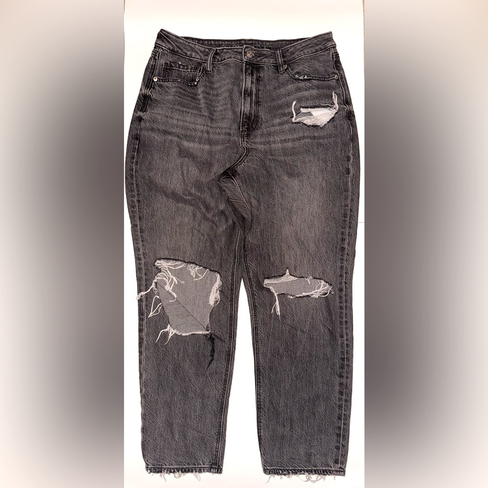 American Eagle High Waisted Mom Jeans